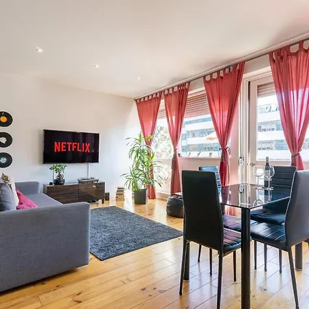 Sunny Oporto, Trindade Balcony Apartment Porto