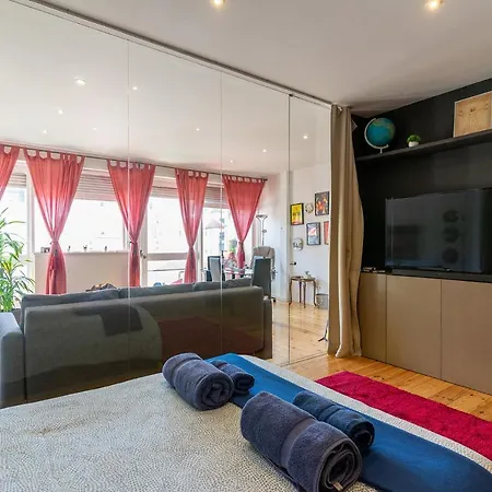 Sunny Oporto, Trindade Balcony Apartment *