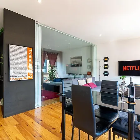 Sunny Oporto, Trindade Balcony Apartment *