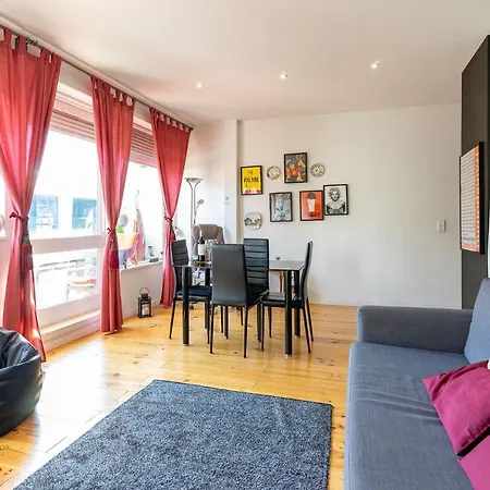Sunny Oporto, Trindade Balcony Apartment